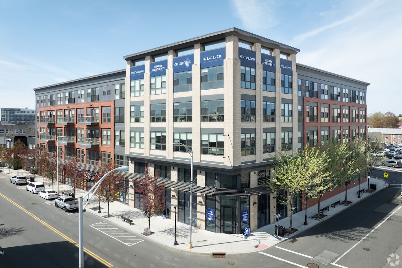 Crossroads 389 Exterior